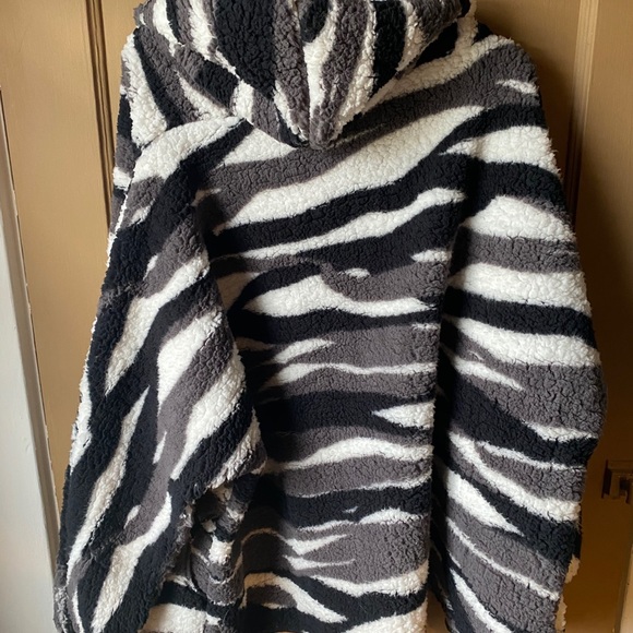 Lularoe Teddybear Jacket Medium - Picture 2 of 2